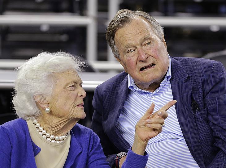 Барбара Буш и Джордж Буш-старший в 2015 году