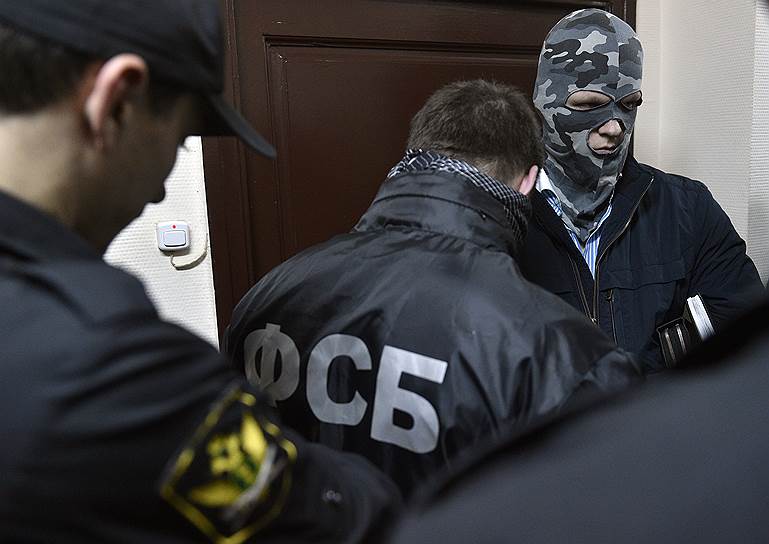 4 мая. ФСБ заявила о &lt;A HREF=&quot;https://www.kommersant.ru/doc/3621981&quot;>задержании&lt;/A> пяти членов «Исламского государства» в Ярославле 