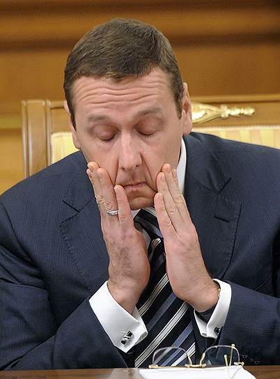 Министр регионального развития Олег Говорун ушел «по собственному желанию» 17 октября 2012 года после выговора