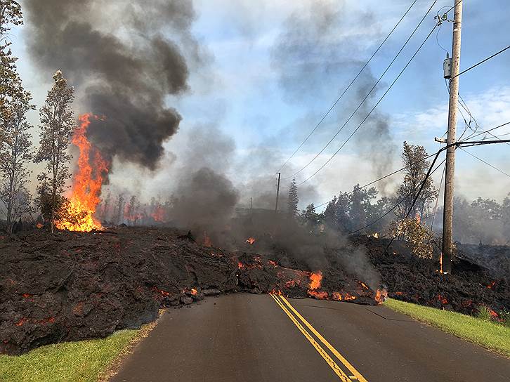 Леилани-Эстейтс, штат Гавайи (США). Огненная лава вулкана Килауэа 