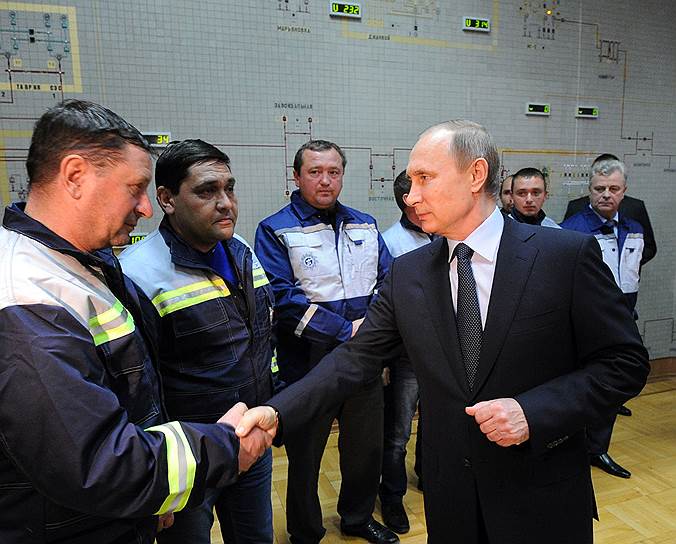 2 декабря 2015 года Владимир Путин принял участие в церемонии запуска первой нитки энергомоста в Крым. На полную мощность энергомост был выведен в мае 2016 года. Общая стоимость проекта оценивалась в 47 млрд руб.