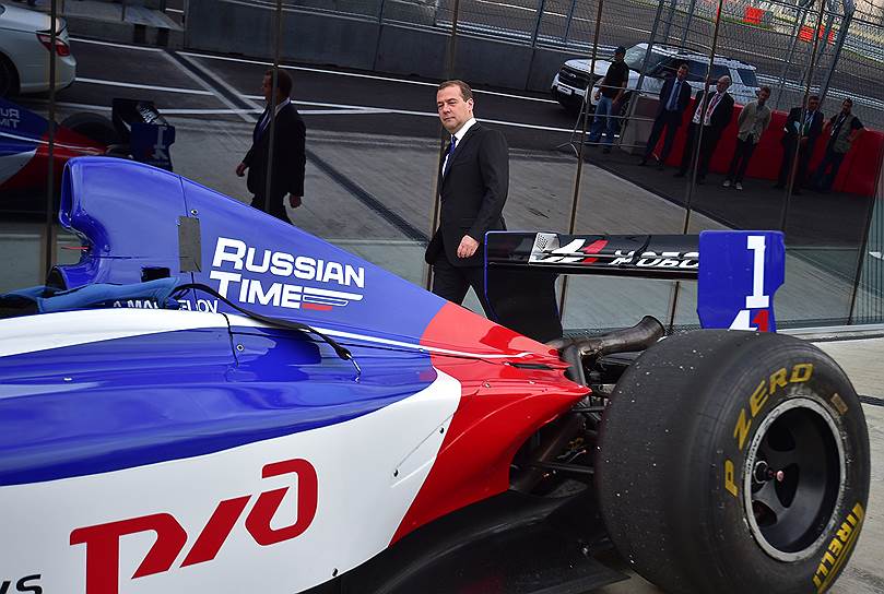 20 сентября 2014 года премьер-министр Дмитрий Медведев посетил официальное открытие «Сочи Автодрома», на котором в октябре того же года прошло первое в истории «Формулы-1» Гран-при России. Стоимость строительства автодрома оценивалась более чем в 11 млрд руб.