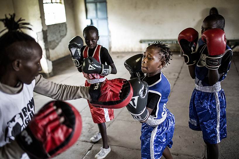 Луис Тато, Испания. Школа бокса для девочек в Кении. 
Номинация «Спорт. Серии фотографий»