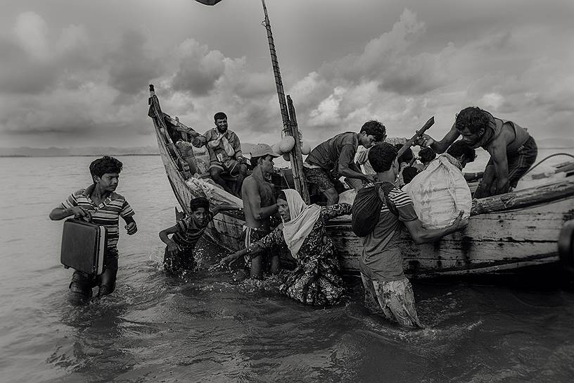 Машрук Ахмед, Бангладеш. В убежище любой ценой. 
Номинация «Главные новости. Серии фотографий»