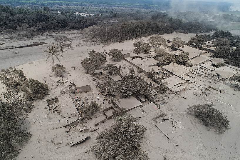 В результате извержения была разрушена деревня Эль Родео (на фото) в районе Эскуинтле