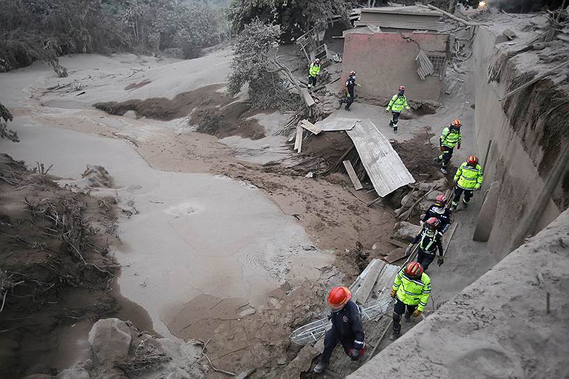 После извержения власти Гватемалы объявили режим стихийного бедствия в департаментах Чимальтенанго, Сакатепекесе и Эскуинтле