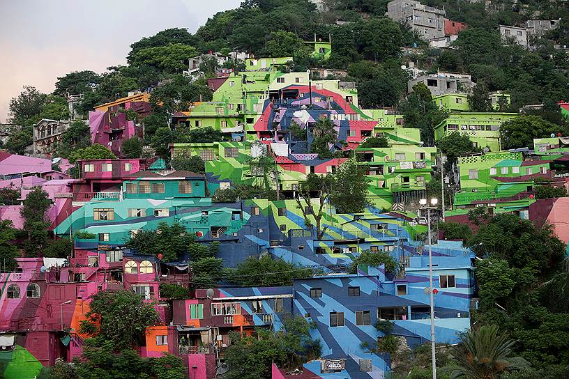 Монтеррей, Мексика. Разноцветные дома