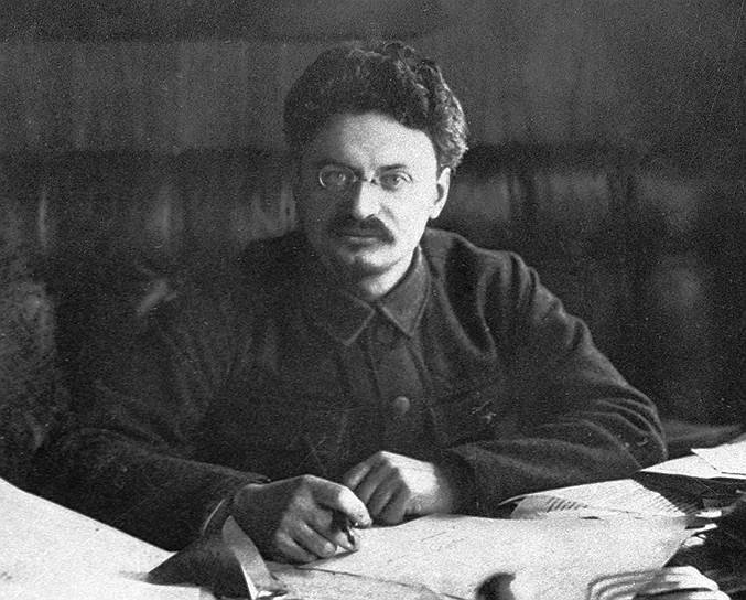 Лев Давидович Троцкий (1879-1840), политический и государственный деятель, председатель Революционного военного совета РСФСР