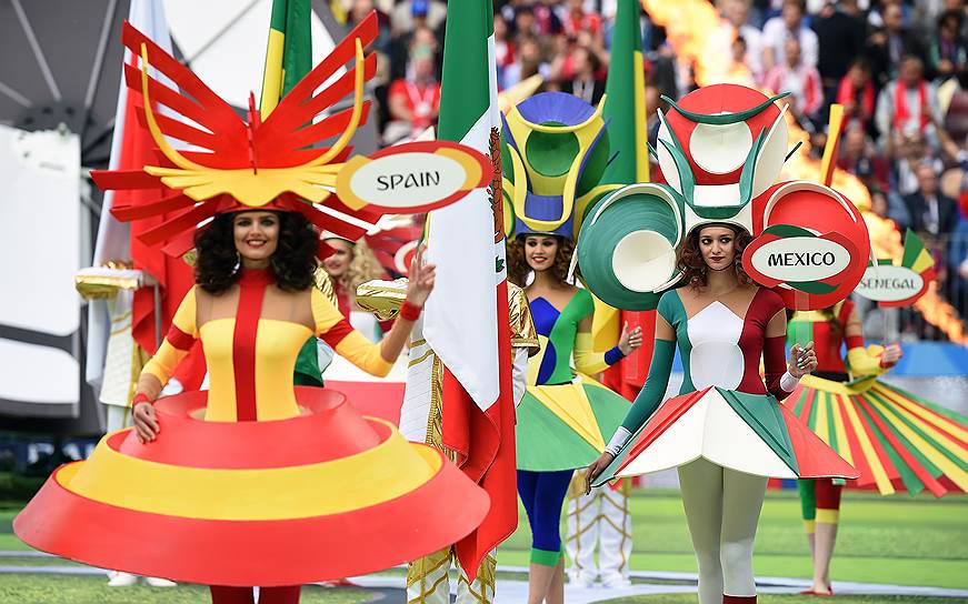 Церемония открытия чемпионата мира по футболу на стадионе «Лужники»