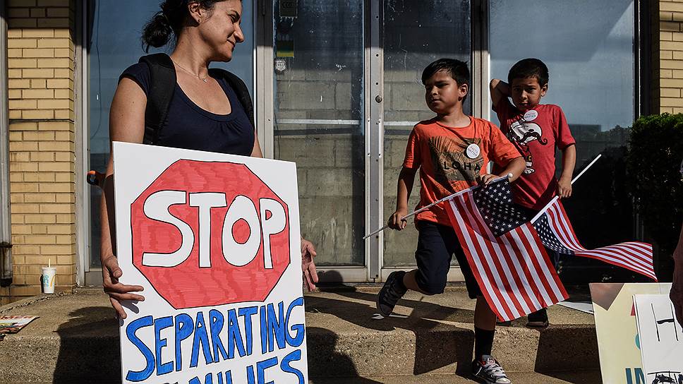 Как Дональд Трамп запретил разлучать нелегальных мигрантов с детьми