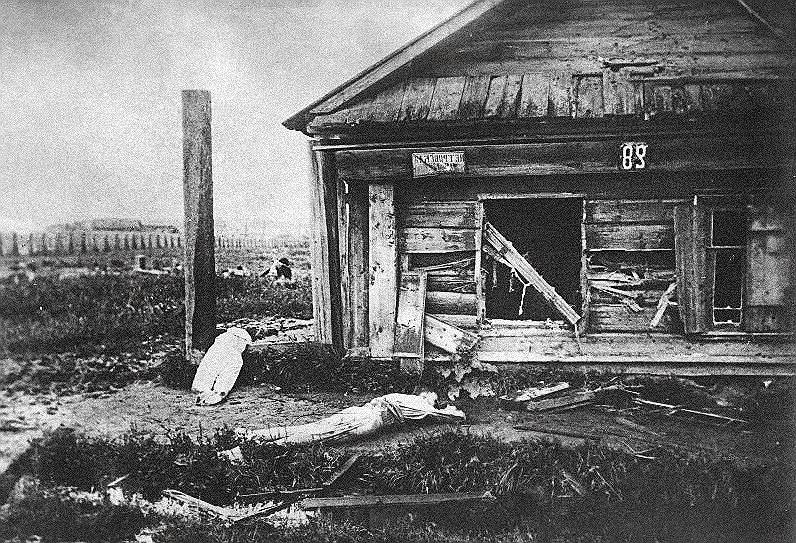 Из-за обстрелов, пожаров, голода, нехватки воды, эпидемий население Ярославля после июля 1918 года сократилось на 44 тыс. человек — более чем на треть