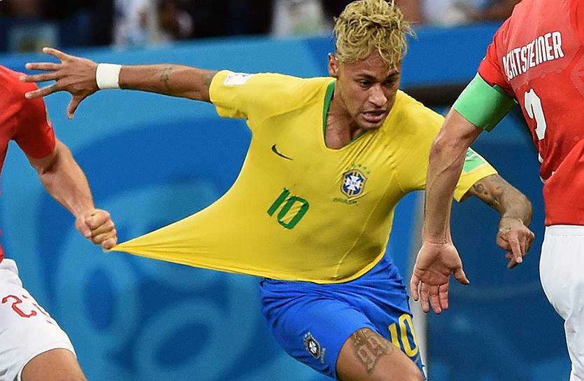 Бразилец Неймар показал себя неудержимым борцом за футбольно-экономические рекорды
