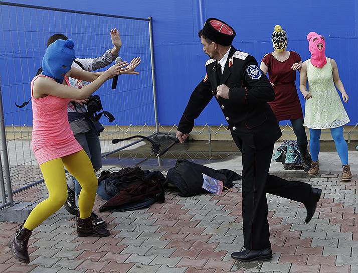 18 февраля 2014 года в Сочи во время съемок видеоклипа «Путин научит тебя любить родину» на участниц группы Pussy Riot напали местные казаки. Они хлыстали девушек нагайками и срывали с них цветные балаклавы. Участницы  Pussy Riot были задержаны на несколько часов, а напавший на них казак оштрафован