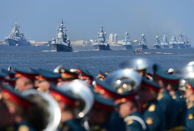 Кронштадт. Парад кораблей, посвященный Дню Военно-морского флота России
