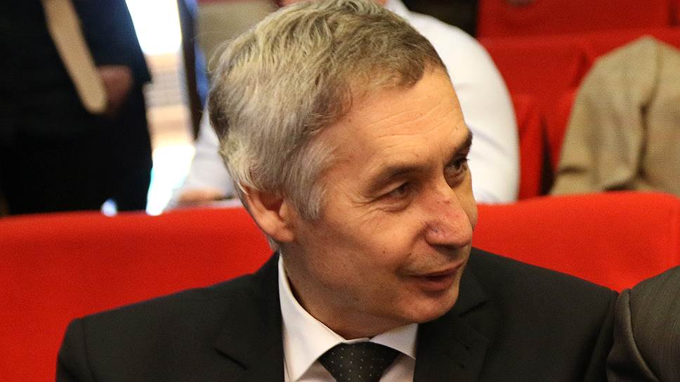 Избранный вице-спикер Госсовета Крыма Эдип Гафаров