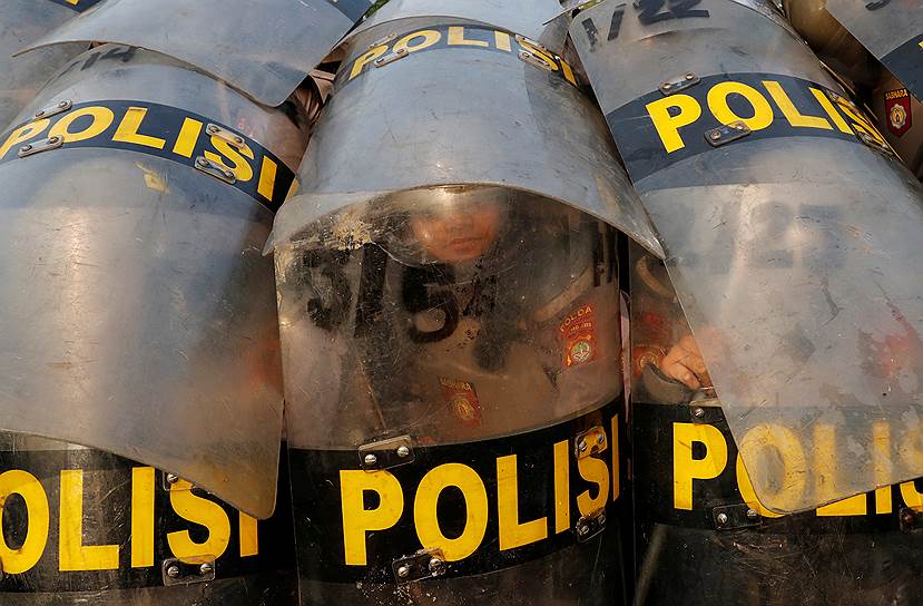 Джакарта, Индонезия. Полицейские во время антитеррористических учений в преддверии Азиатских Игр