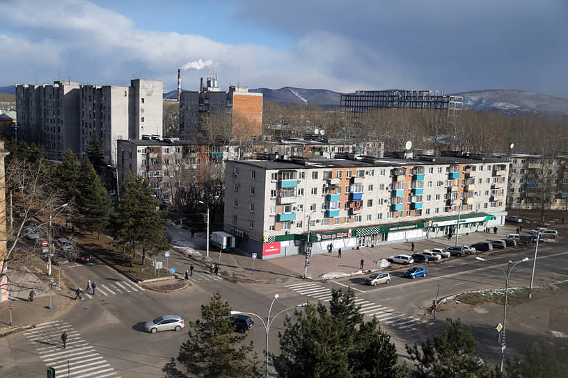По данным Хабаровскстата, на начало 2023 года в Комсомольске-на-Амуре проживало 236,2 тыс. человек. Это один из самых крупных городов на Дальнем Востоке 
