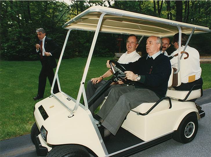 Президент Буш был готов поддержать стремление Михаила Горбачева вступить в ГАТТ