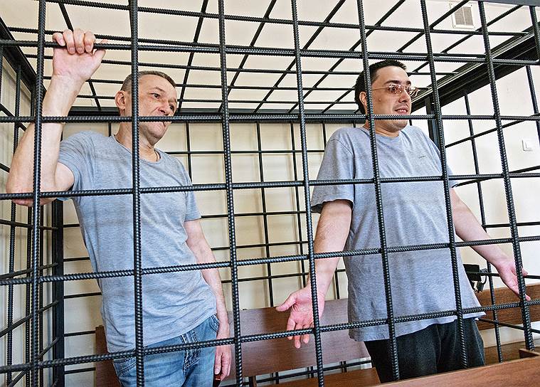Казачий атаман Игорь Житенев (слева) и экоактивист Михаил Безменский