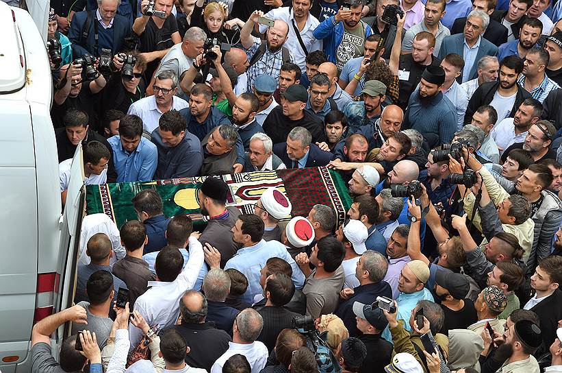 Церемония прощания с Орханом Джемалем прошла в Соборной мечети