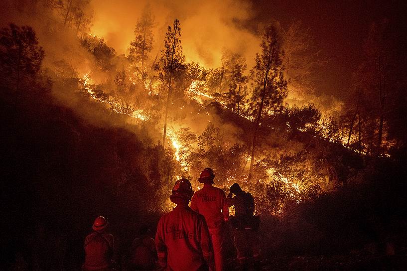 Лодога, штат Калифорния, США. Тушение крупнейшего лесного пожара в истории штата