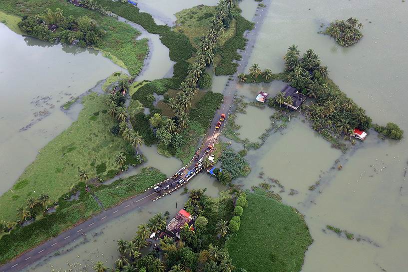 Керала, Индия. Последствия наводнения
