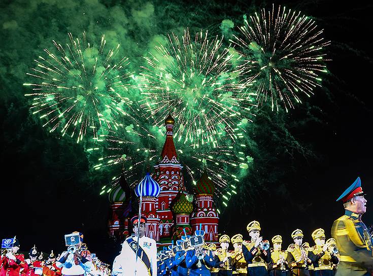 XI Международный военно-музыкальный фестиваль «Спасская башня» на Красной площади. Церемония открытия.
