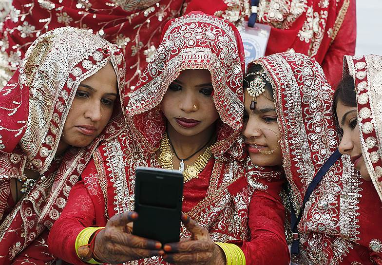 В Индии поиски жениха с помощью интернета набирают популярность, что приносит местным высокотехнологичным компаниям ощутимый финансовый результат