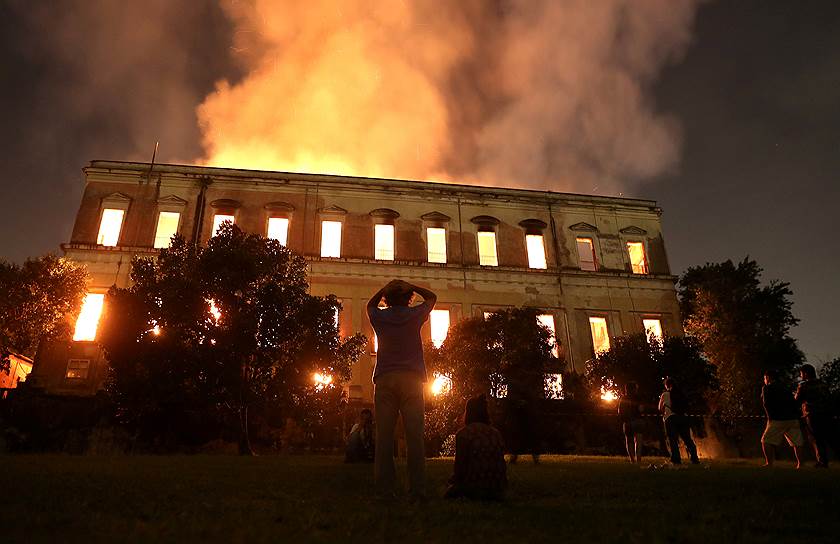 3 сентября. В Рио-де-Жанейро &lt;a href=&quot;/doc/3731197&quot;>сгорел&lt;/a> Национальный музей Бразилии, основанный в 1818 году. По оценкам специалистов, в музее хранилось более 20 млн экспонатов 