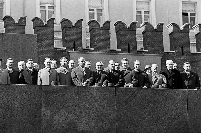 Несмотря на низкий пенсионный возраст и высокие пенсии, руководители СССР очень редко добровольно уходили на заслуженный отдых
