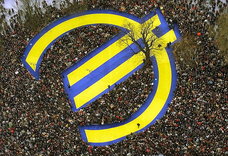 В 1999 году европейцы устроили настоящий праздник в честь переименования экю в евро