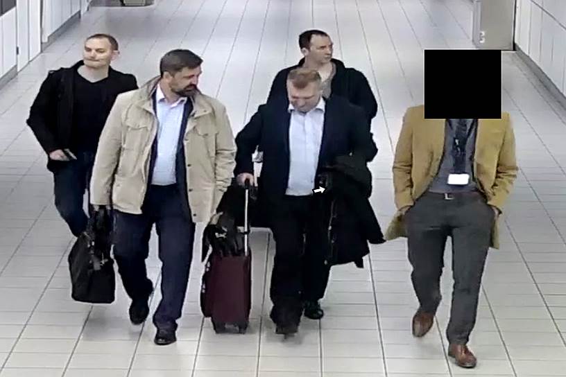 Граждане России, высланные из Нидерландов по подозрению в киберпреступлениях
