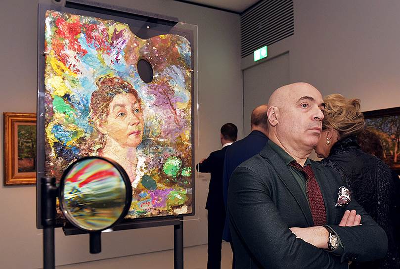 Эстрадный артист Михаил Грушевский на открытии выставки «Давид Бурлюк. Слово мне!»