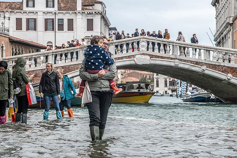 Рекордный уровень воды в Венеции (194 см) был зарегистрирован в 1966 году