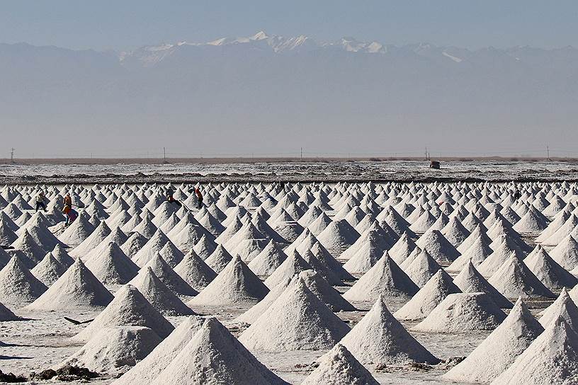Чжанъе, Китай. Место добычи и переработки соли

