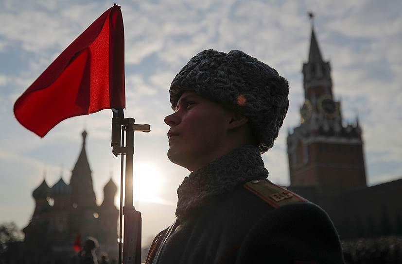 Торжественный марш на Красной площади, посвященный 77-й годовщине военного парада 1941 года