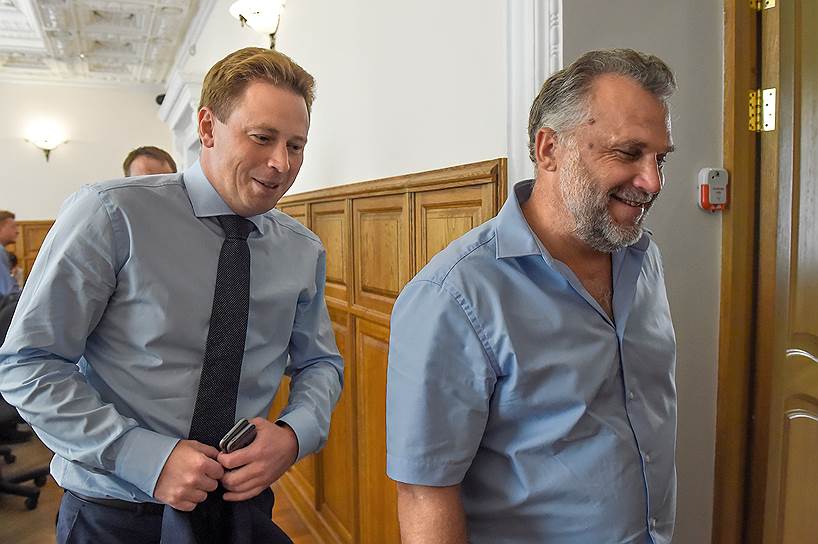 Экс-спикер заксобрания Севастополя Алексей Чалы1 (справа) и губернатор Севастополя Дмитрий Овсянников