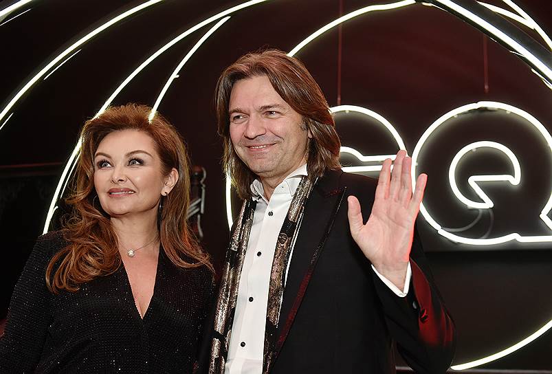 Композитор, певец Дмитрий Маликов с женой Еленой во время церемонии вручения премии «GQ Super Women» в Особняке на Волхонке
