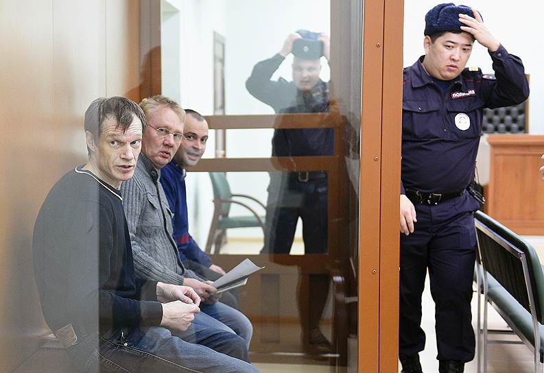 Олег Иванов, Сергей Озеров и Олег Дмитриев (слева направо) не признают свою вину в подготовке к теракту