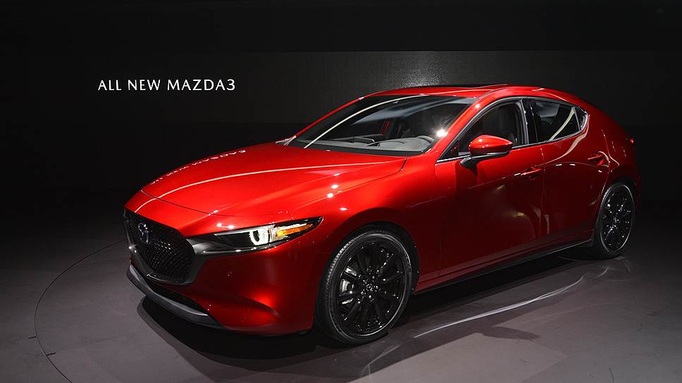 Концепт-кар Mazda Kai 2017 года превратился в серийную Mazda 3 нового поколения. Автомобиль получил яркий дизайн и инновационные технологии — например, бензиновый двигатель SkyActiv-X с воспламенением смеси от сжатия, как у дизеля