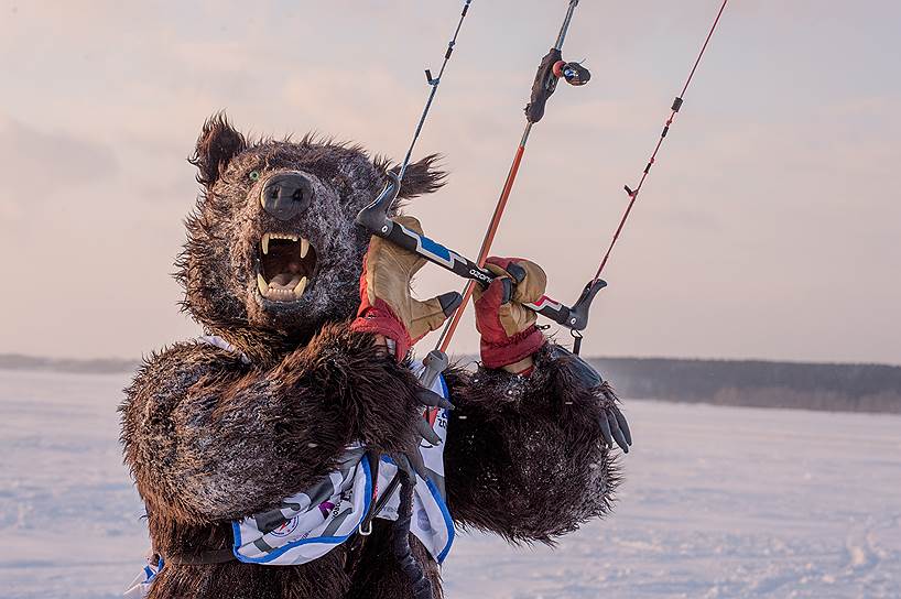 Новосибирск, Россия. Соревнования по сноукайтингу на льду Новосибирского водохранилища 