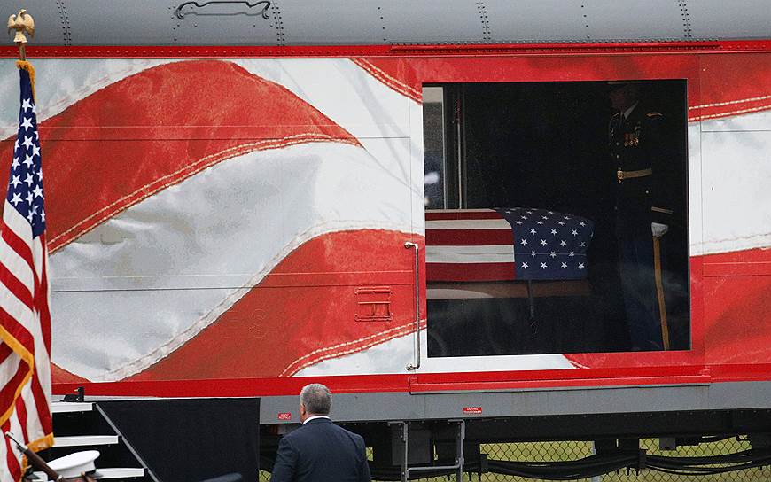 Свою посмертную поездку из Вашингтона в Техас Джордж Буш-старший совершил на поезде «Union Pacific»