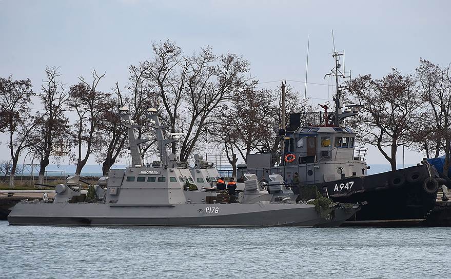 Арестованные украинские судна в порту Керчи