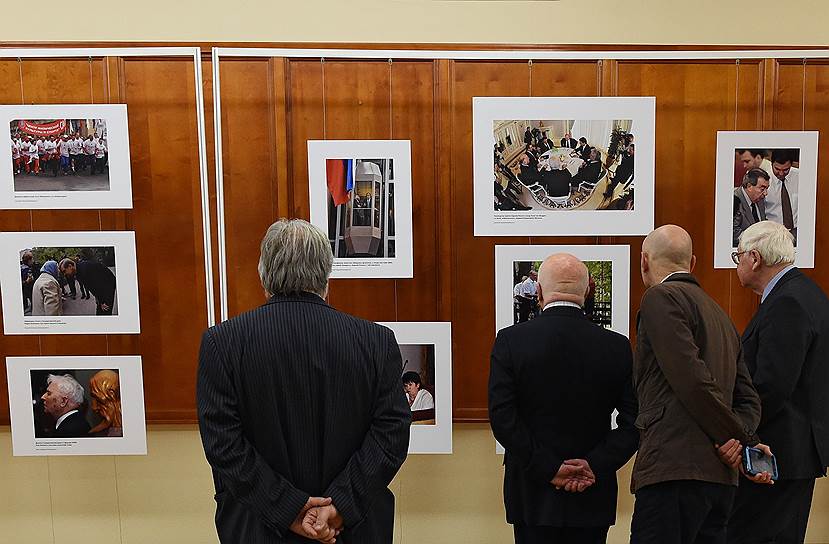 Открытие фотовыставки ИД «Коммерсантъ», посвященной 25-летию Госдумы