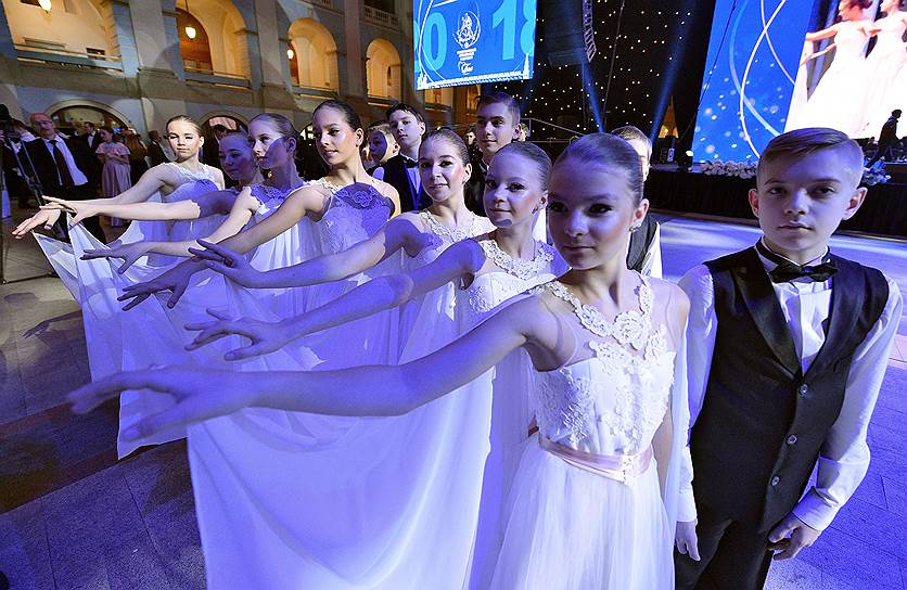 Участники Кремлевского кадетского бала
