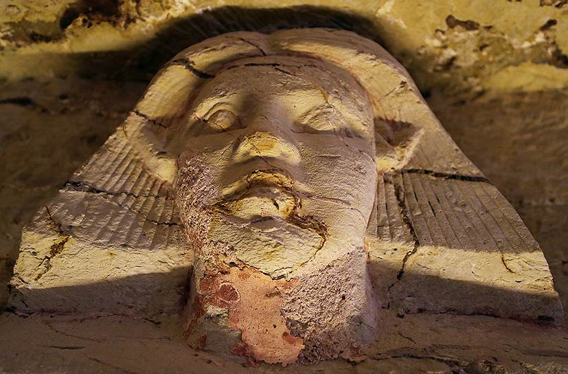 Первые захоронения в некрополе археологического комплекса Саккара относятся еще к первой династии фараонов (XXXI—XXIX века до н. э.)