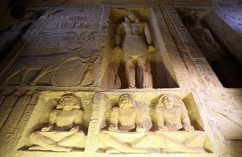 Вырезанные фигуры в стенах гробниц и храмов традиционны для культуры Древнего Египта
