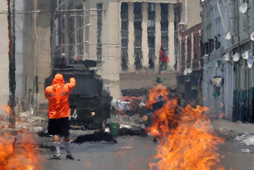 Вальпараисо, Чили. Столкновения полиции и работников порта на акции протеста
