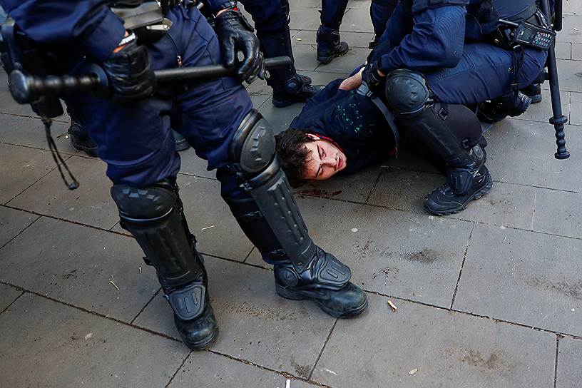 СМИ сообщают о 15 пострадавших в ходе акций протеста