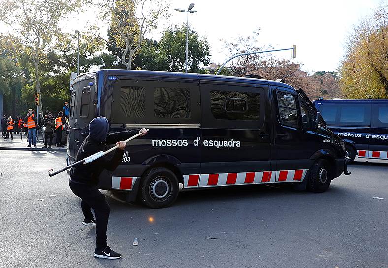 Безопасность в день министерского заседания в Барселоне обеспечают около 9 тыс. полицейских 